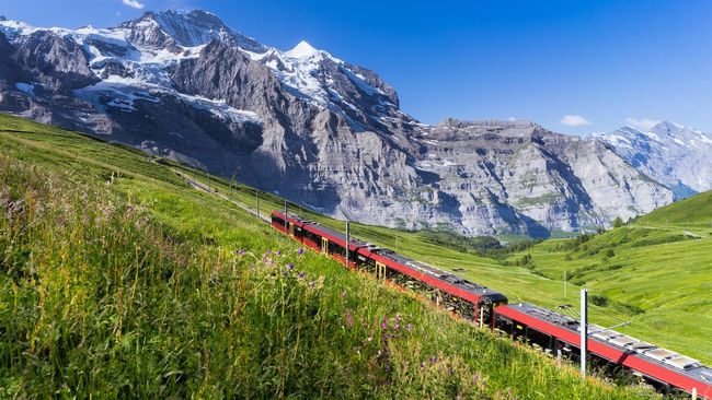 Wahana Kereta Pemandangan Di Swiss